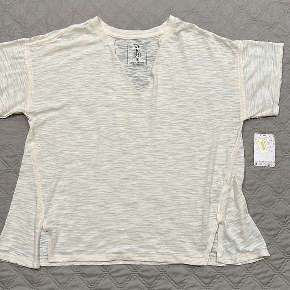 We the Free V neck shirt. - Picture 6 of 12